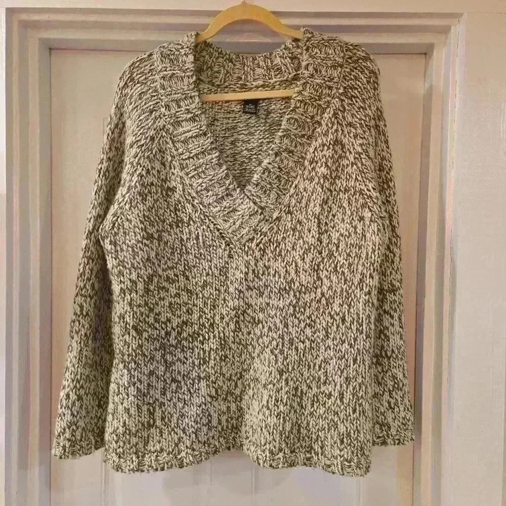 Deane & White Woman Plus Wool Alpaca Blend V Neck Sweater Gray White Size 1X